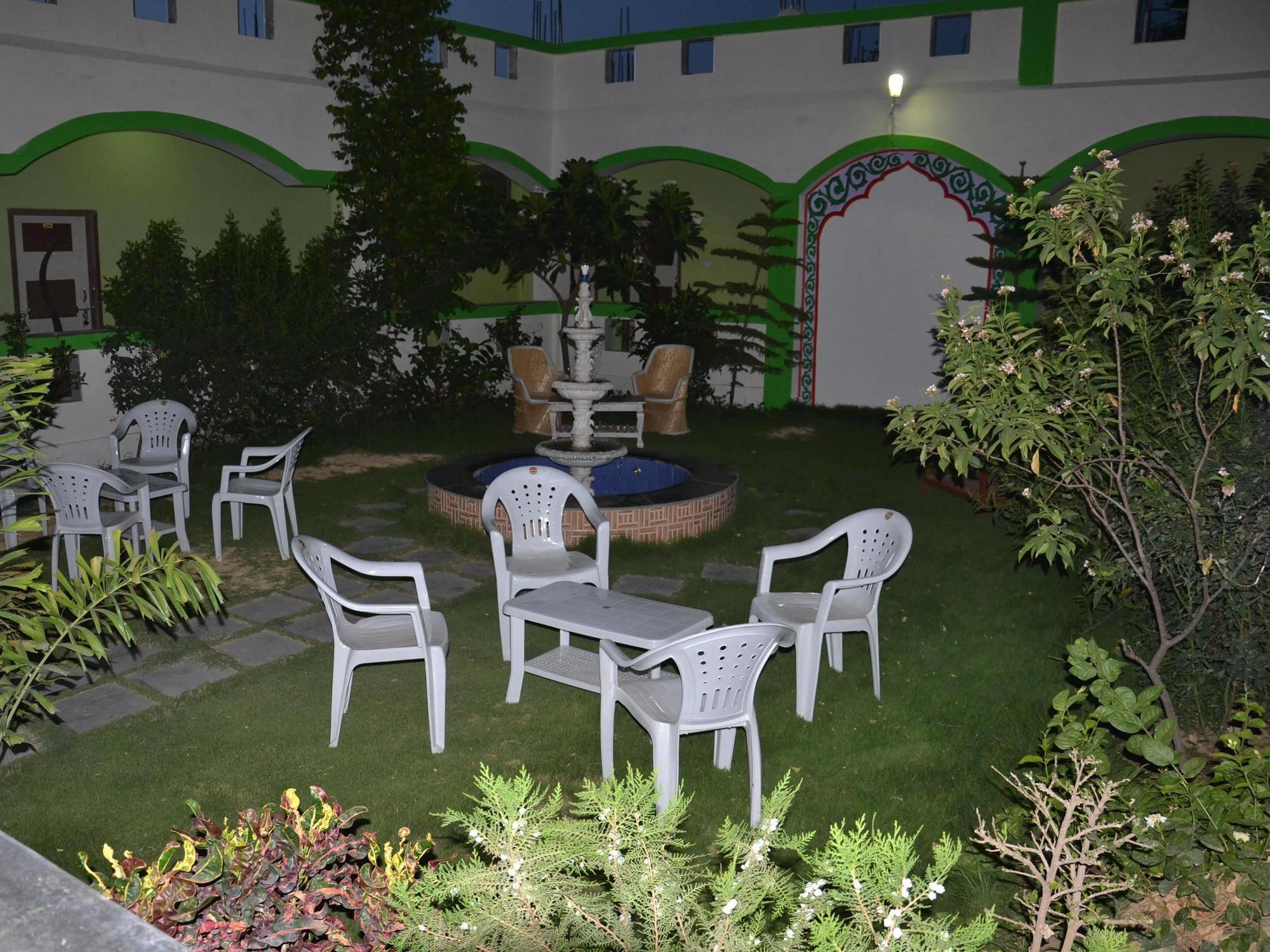 Anandam Palace Pushkar Bagian luar foto